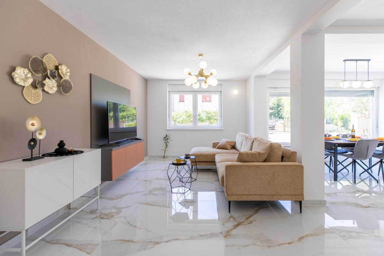 Apartman Suzi Pula Exterior foto