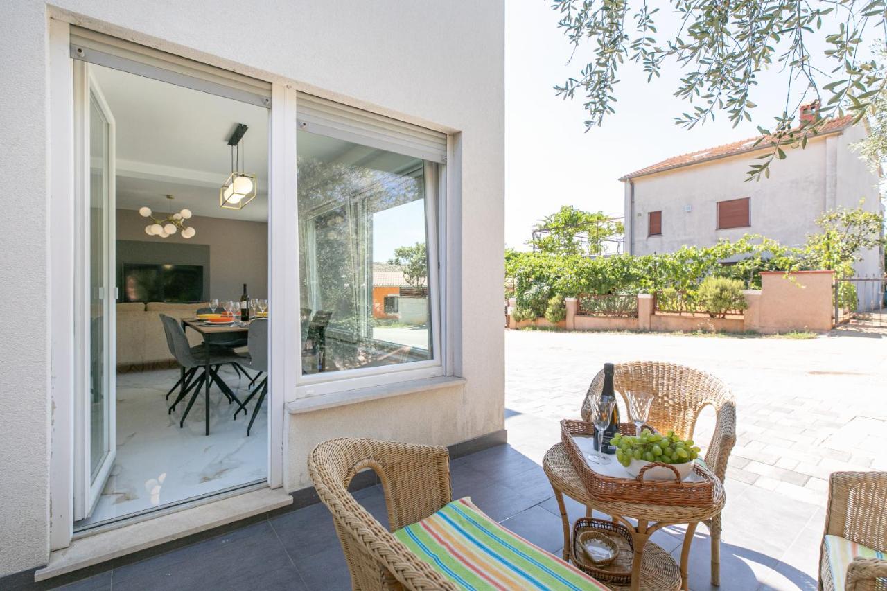 Apartman Suzi Pula Exterior foto
